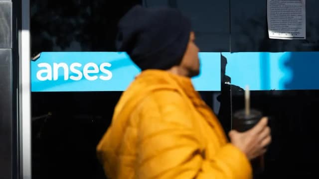 Cuánto será el aumento real de ANSES en agosto a jubilados y planes sociales