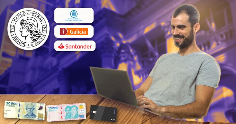 Hombre argentino revisa su situación crediticia en la notebook junto a billetes de pesos y una tarjeta, con el logo y el edificio del BCRA y logos de Banco Nación, Galicia y Santander