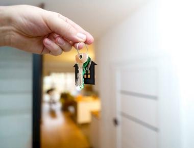Crédito hipotecario: cuánto hay que ganar por mes para comprar un departamento en agosto de 2025